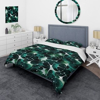 Designart "Green Popart Techno Tangles II" White Glam Bedding Cover Set